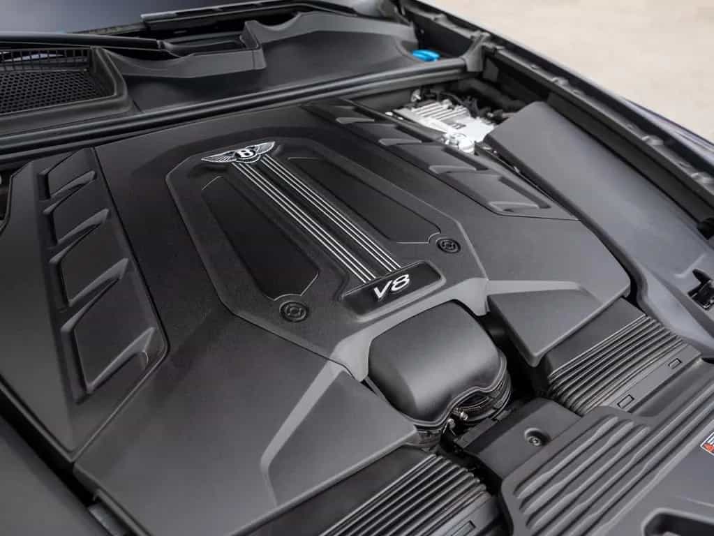 Bentley Bentayga EWB Mulliner V8 01/2025-photo-18