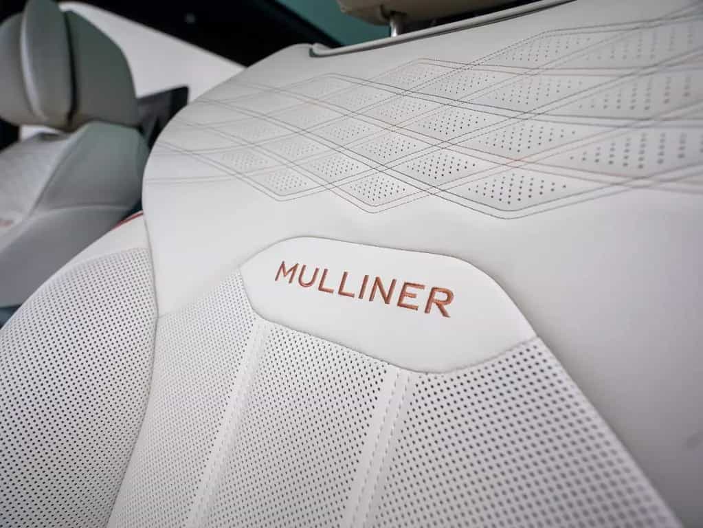 Bentley Bentayga EWB Mulliner V8 01/2025-photo-28