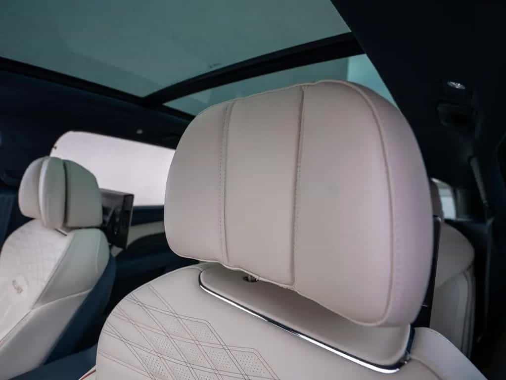 Bentley Bentayga EWB Mulliner V8 01/2025-photo-29
