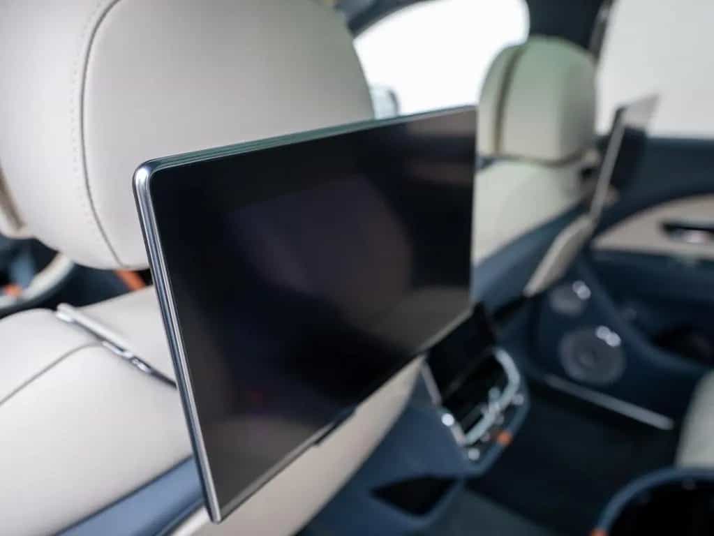Bentley Bentayga EWB Mulliner V8 01/2025-photo-36