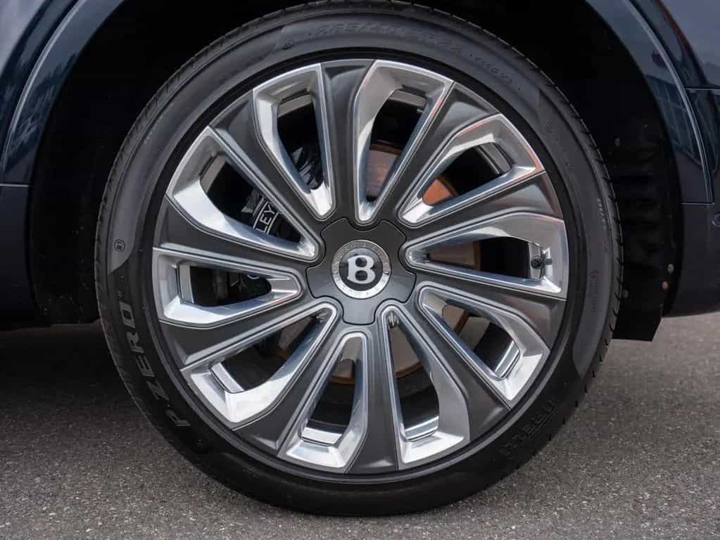 Bentley Bentayga EWB Mulliner V8 01/2025-photo-9