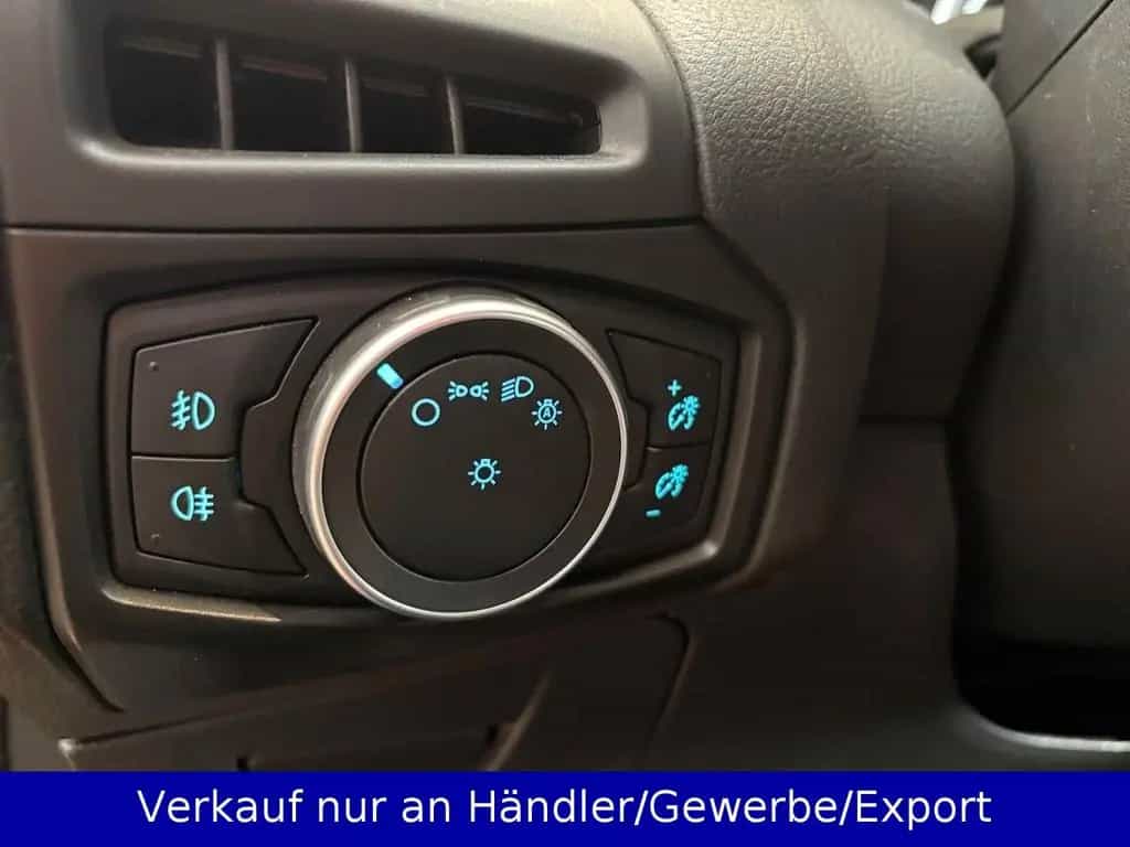 Ford Focus ST Kombi 2.0EB AAC Xenon SHZ Navi PDC 03/2017-photo-14