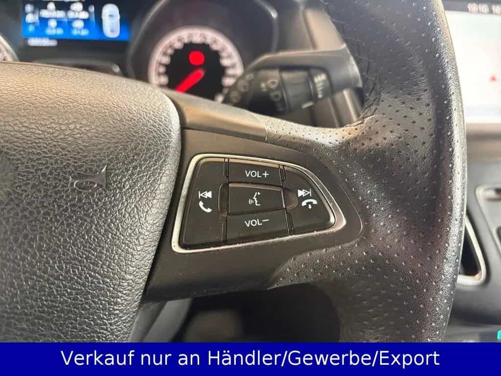 Ford Focus ST Kombi 2.0EB AAC Xenon SHZ Navi PDC 03/2017-photo-17