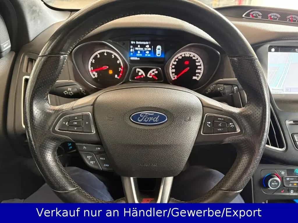 Ford Focus ST Kombi 2.0EB AAC Xenon SHZ Navi PDC 03/2017-photo-18