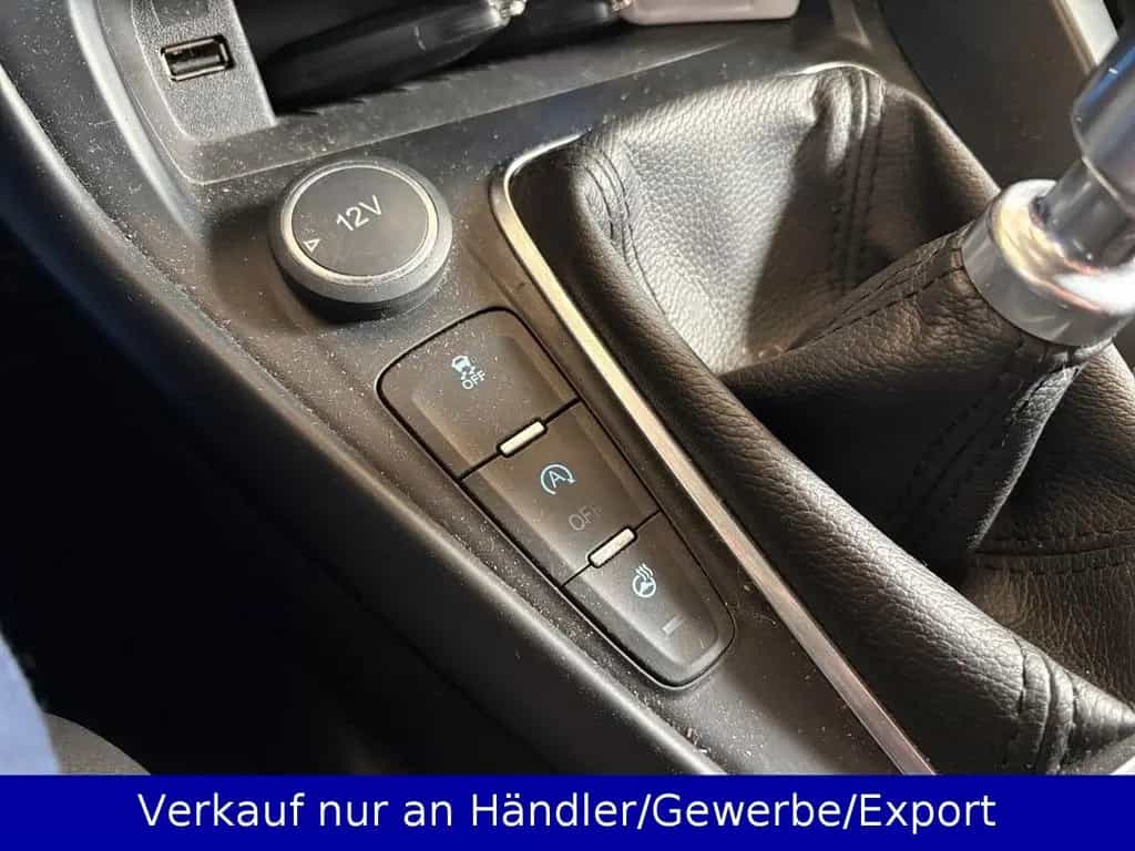Ford Focus ST Kombi 2.0EB AAC Xenon SHZ Navi PDC 03/2017-photo-19
