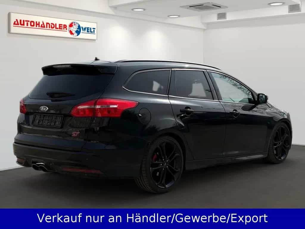 Ford Focus ST Kombi 2.0EB AAC Xenon SHZ Navi PDC 03/2017-photo-4