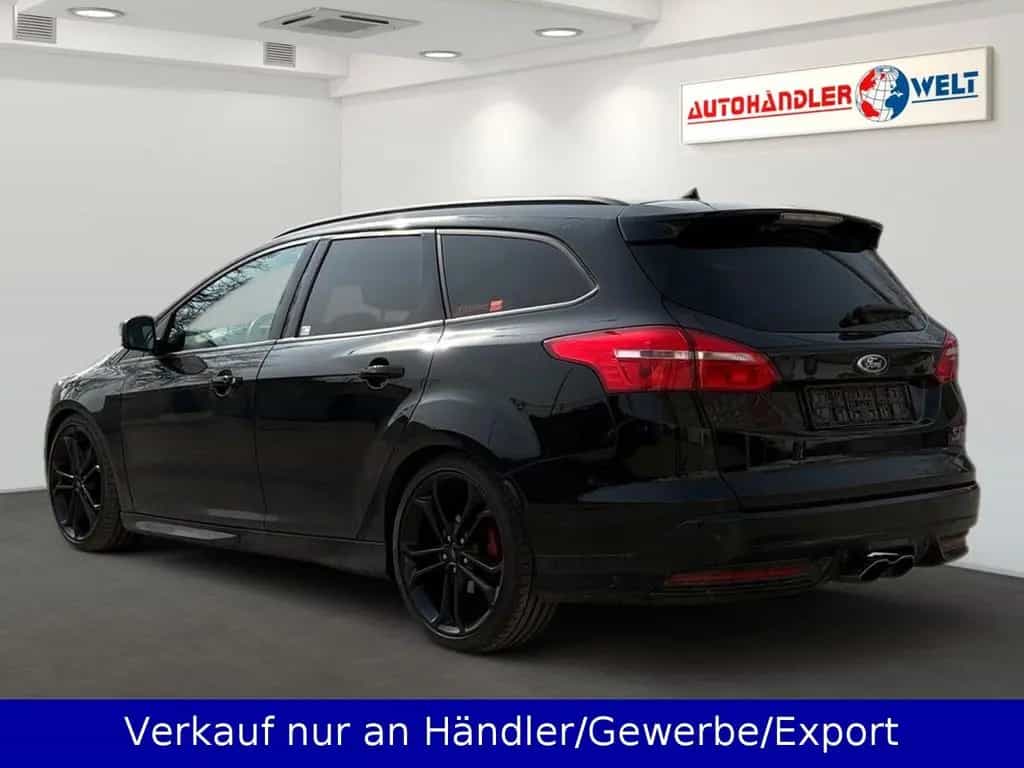 Ford Focus ST Kombi 2.0EB AAC Xenon SHZ Navi PDC 03/2017-photo-5