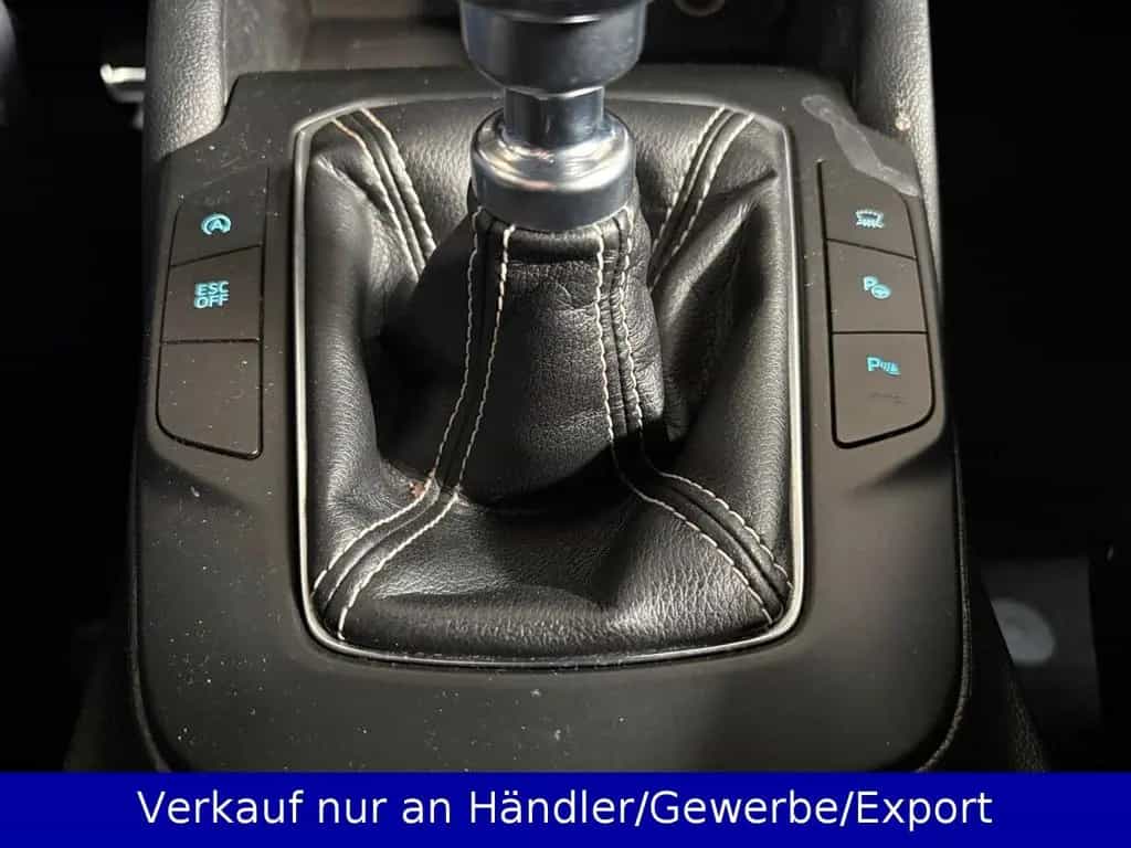 Ford Focus Kombi 2.3 EB ST LED Leder SHZ Navi PDC 07/2019-photo-21