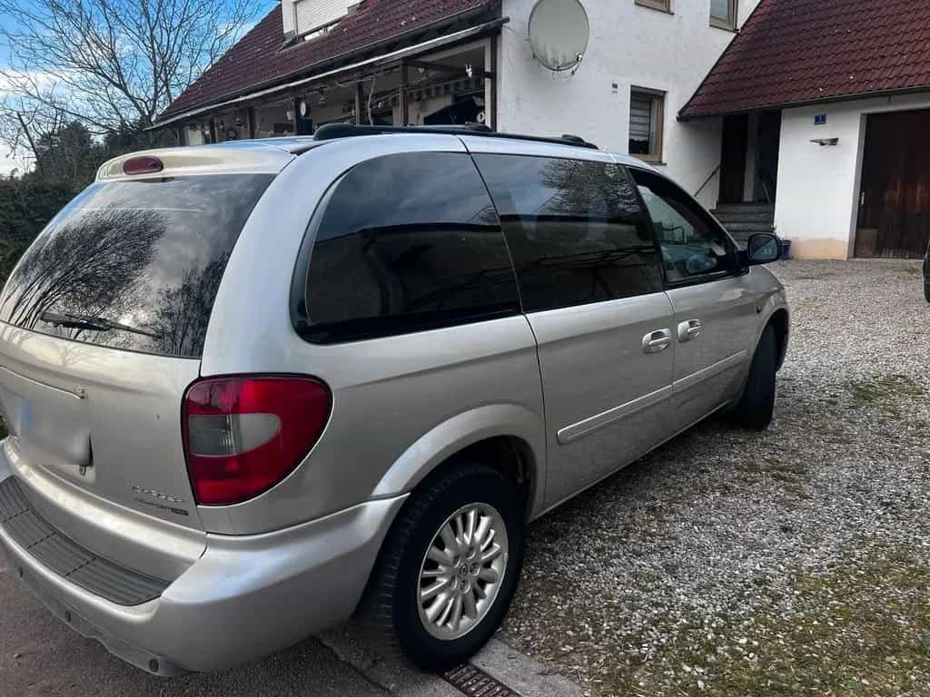 Chrysler Voyager 2.8 crd automatisch 6 Sit... 04/2006-photo-2