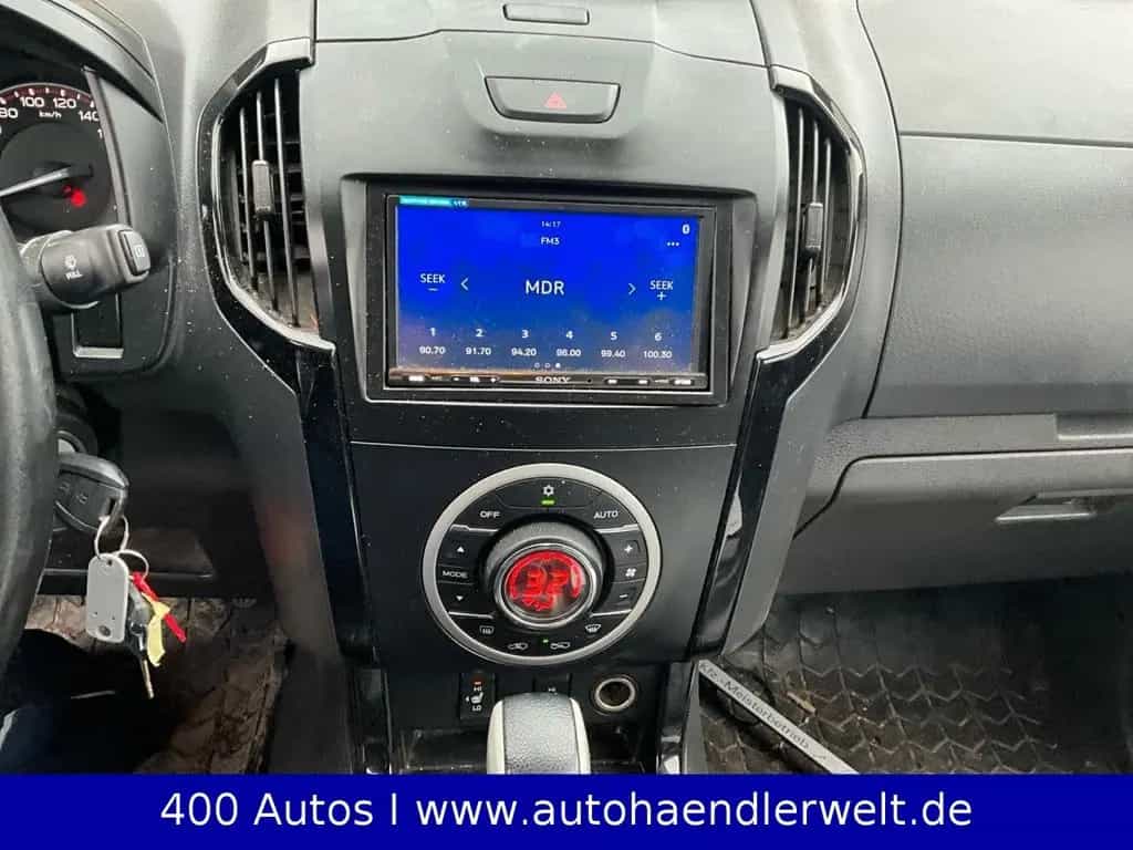 Isuzu D-Max Double Cab 4WD Premium 11/2015-photo-11