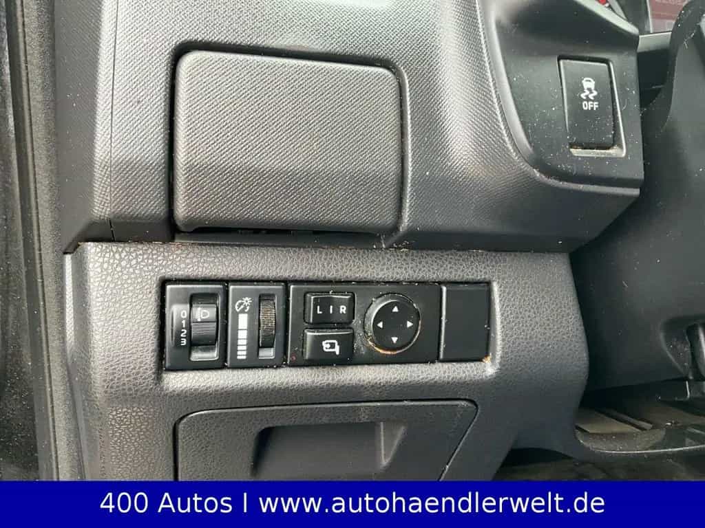 Isuzu D-Max Double Cab 4WD Premium 11/2015-photo-12