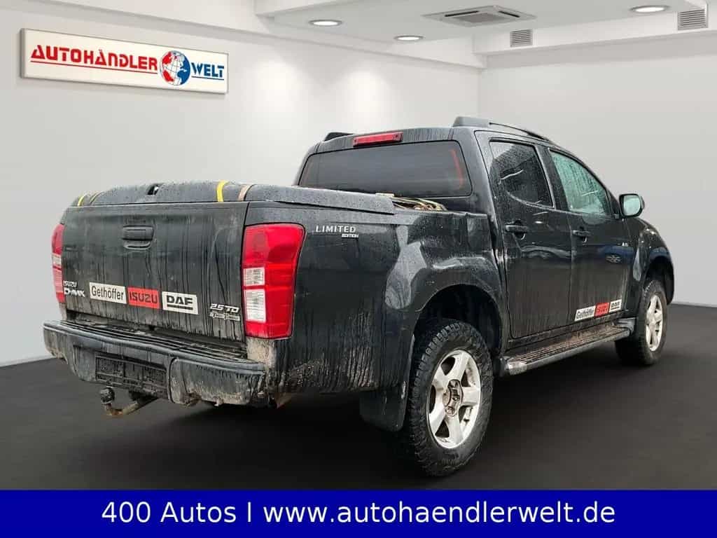 Isuzu D-Max Double Cab 4WD Premium 11/2015-photo-4