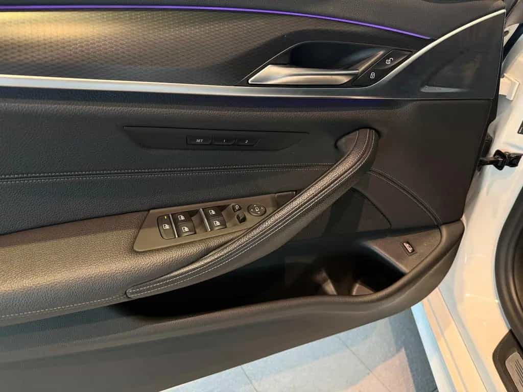 BMW 520 Limousine*M-Paket*PremiumSelect* 10/2021-photo-10