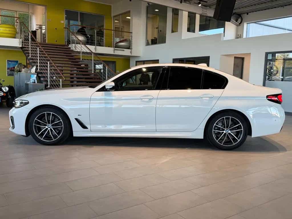 BMW 520 Limousine*M-Paket*PremiumSelect* 10/2021-photo-2
