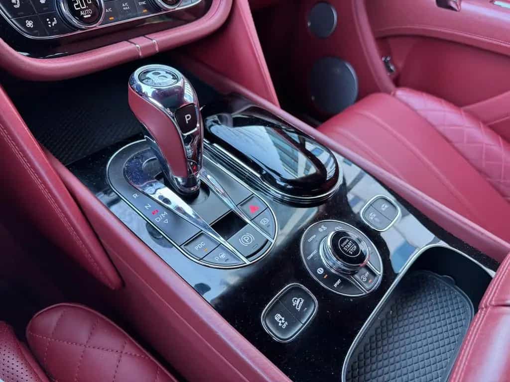 Bentley Bentayga W12 4WD Limited Edition 69/999 10/2016-photo-11