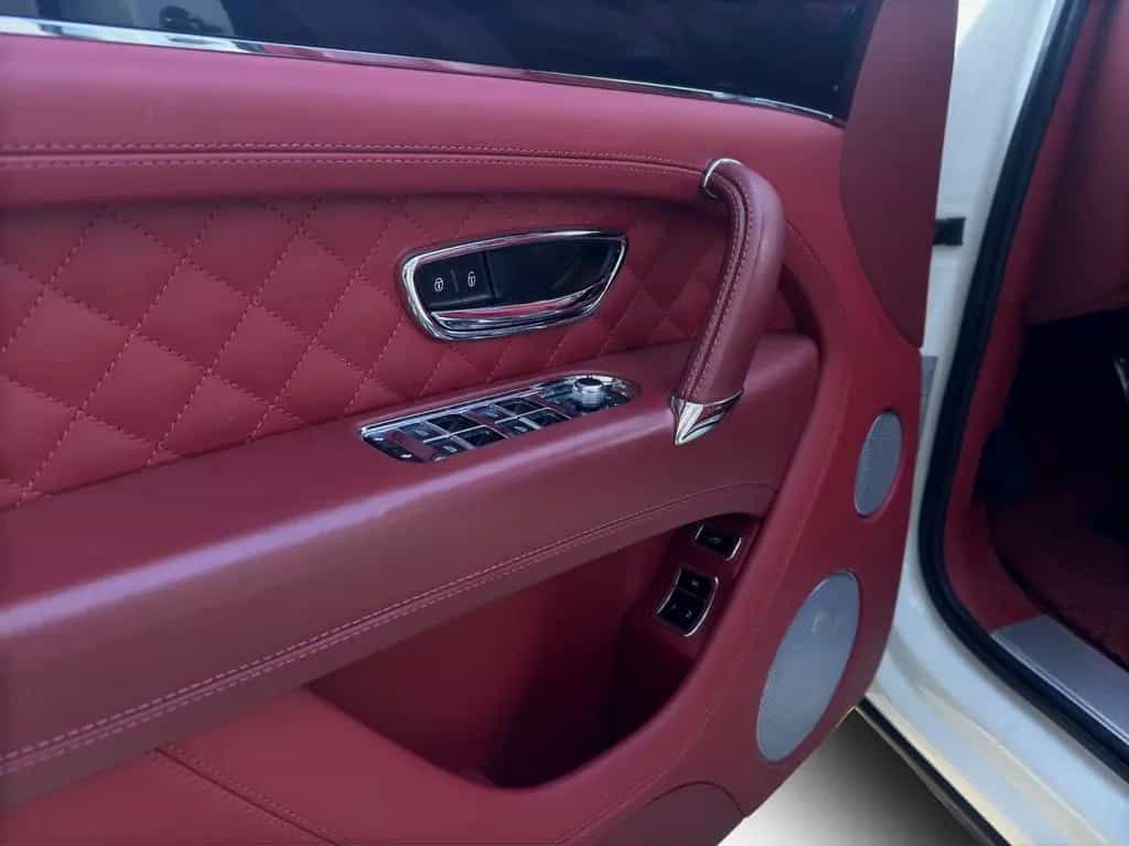 Bentley Bentayga W12 4WD Limited Edition 69/999 10/2016-photo-13