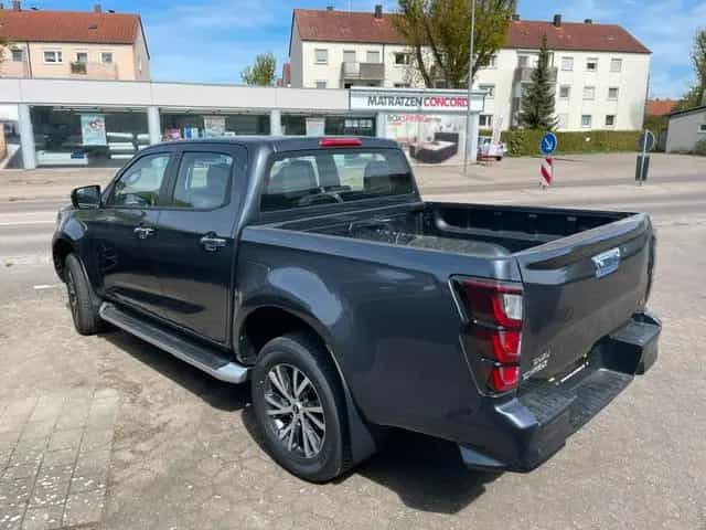 Isuzu D-Max 1,9 TD Douple Cab 4WD L 03/2026-photo-1