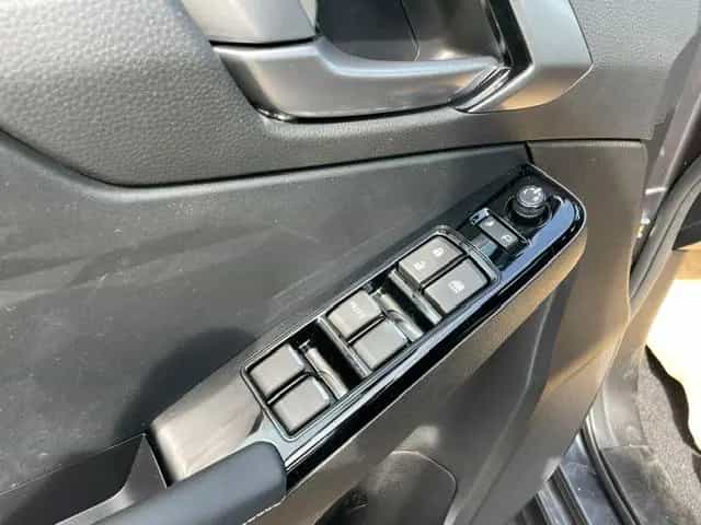 Isuzu D-Max 1,9 TD Douple Cab 4WD L 03/2026-photo-4
