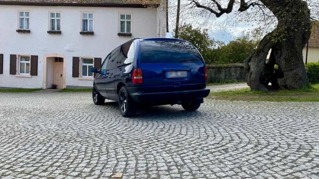 Chrysler Voyager gen.3 (2.5 TD) 02/1998-photo-4