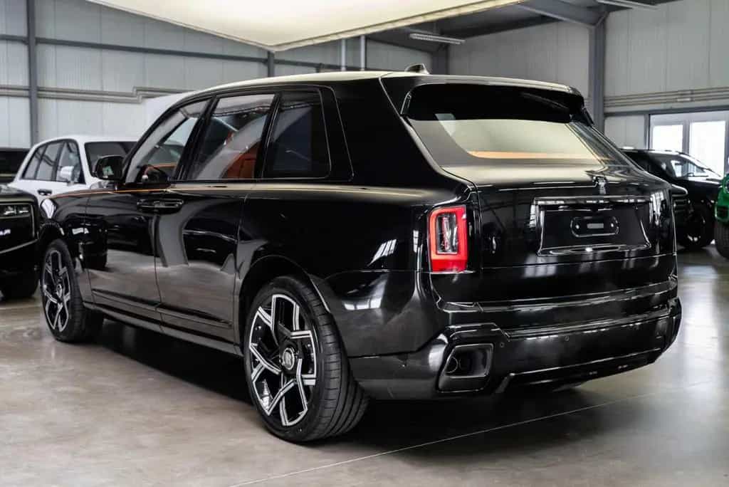 Rolls-Royce Cullinan Black Badge / PROD. 2026 / 4 Seats null-photo-11