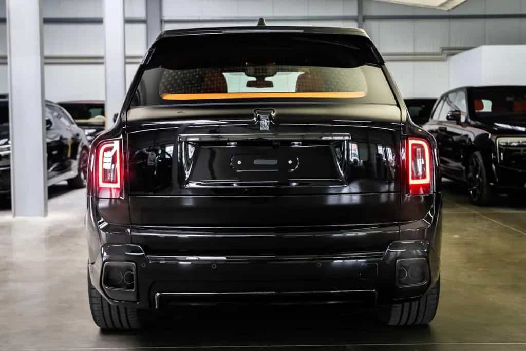 Rolls-Royce Cullinan Black Badge / PROD. 2026 / 4 Seats null-photo-12