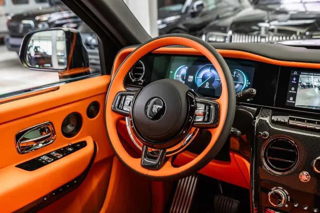 Rolls-Royce Cullinan Black Badge / PROD. 2026 / 4 Seats null-photo-14