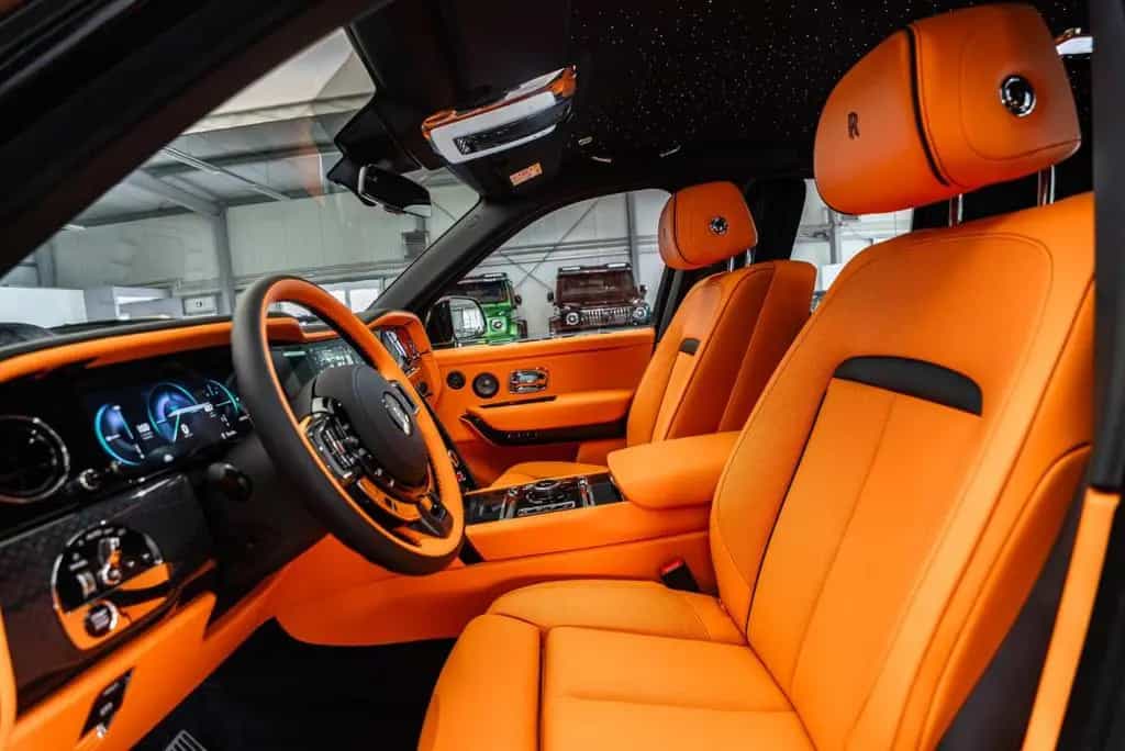 Rolls-Royce Cullinan Black Badge / PROD. 2026 / 4 Seats null-photo-19