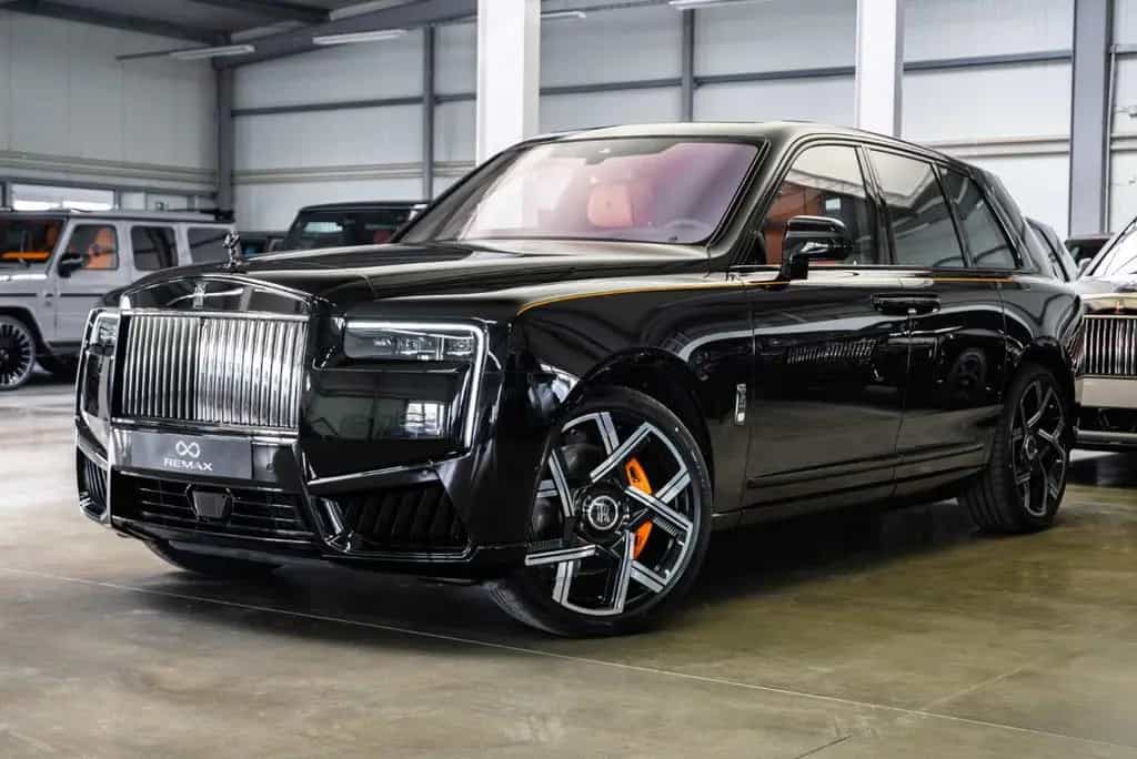 Rolls-Royce Cullinan Black Badge / PROD. 2026 / 4 Seats null-photo-6