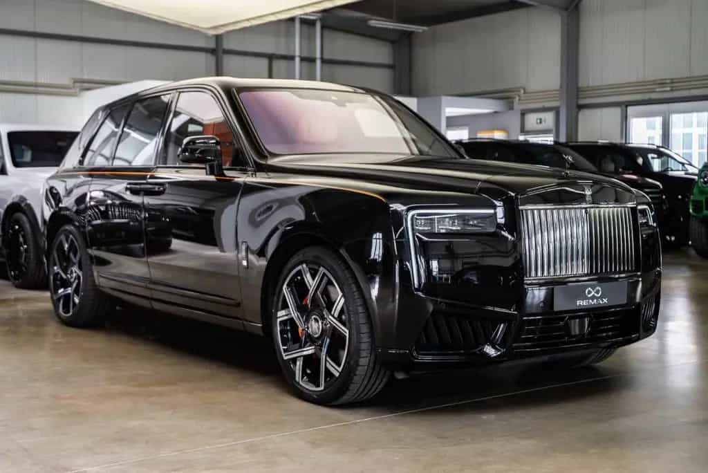 Rolls-Royce Cullinan Black Badge / PROD. 2026 / 4 Seats null-photo-8