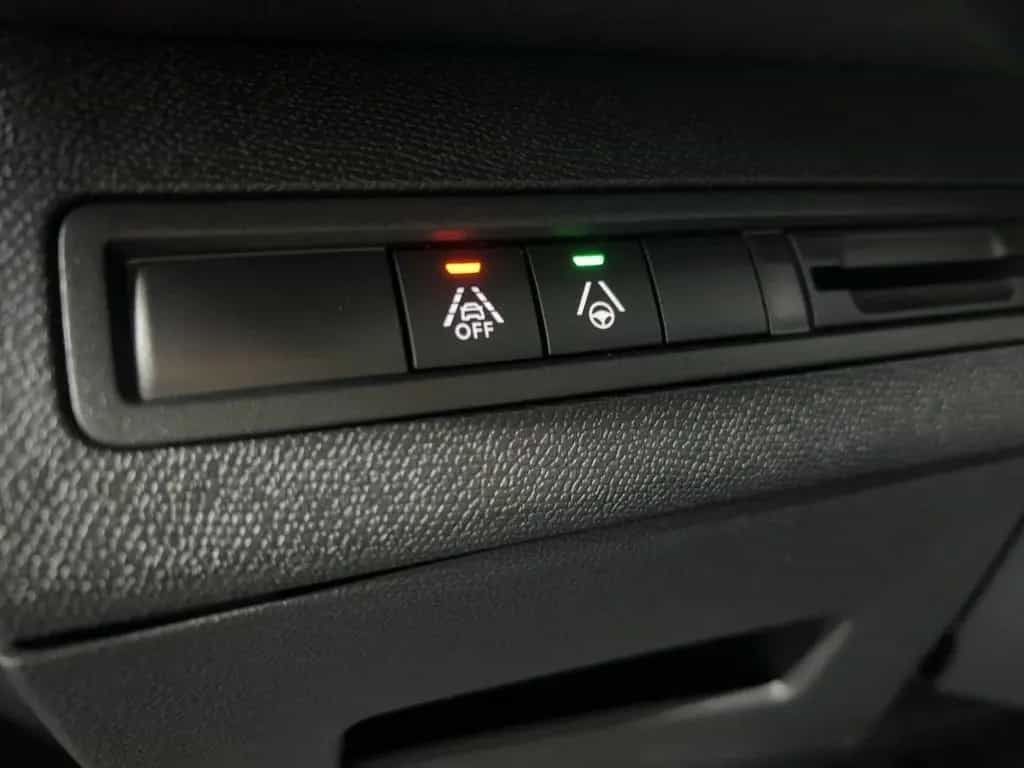 Peugeot 3008 1.2 PureTech 130 GT SHZ Rückfahrkamera PDC 11/2023-photo-14