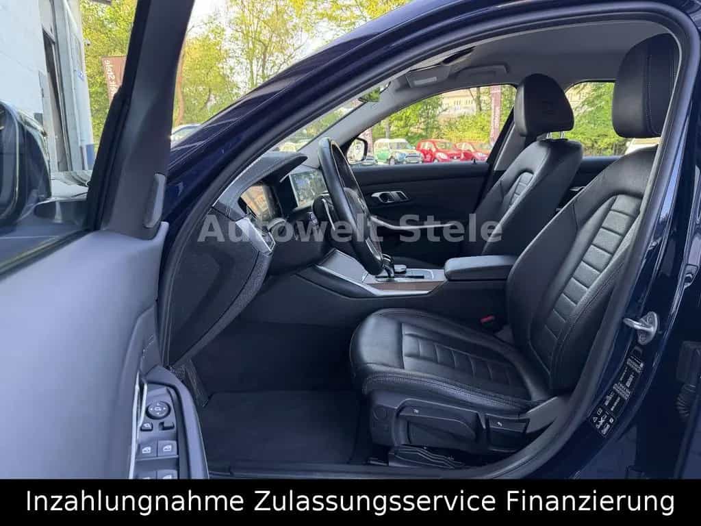 BMW 320 d xDrive Luxury Line NAV Leder AHK 03/2021-photo-4