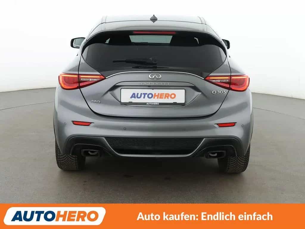 Infiniti Q30 2.0 Turbo Sport AWD Aut.*NAVI*CAM*PDC*SHZ* 09/2016-photo-4