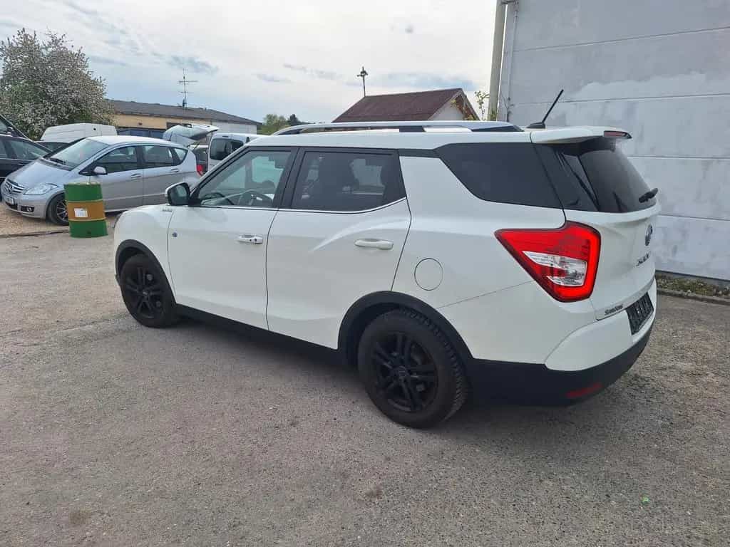 Ssangyong XLV 1.6 e-XDi 160 SAPPHIRE 2WD 06/2016-photo-4