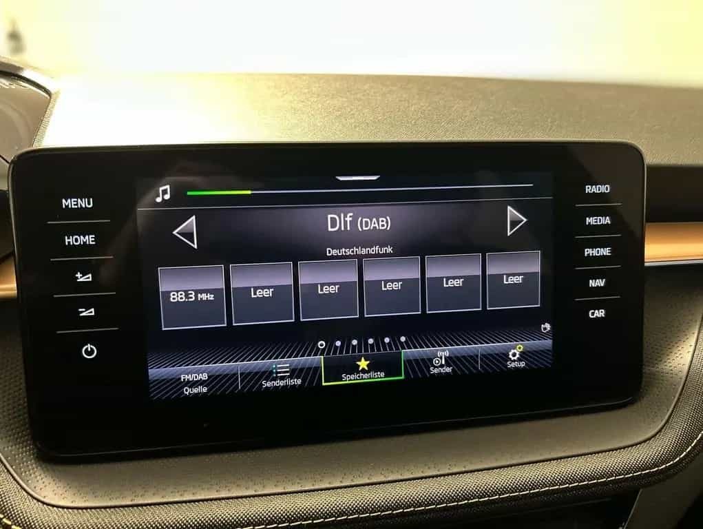 Skoda Fabia 1.0 TSIO DSG First Edition CarPlay LED 09/2021-photo-8
