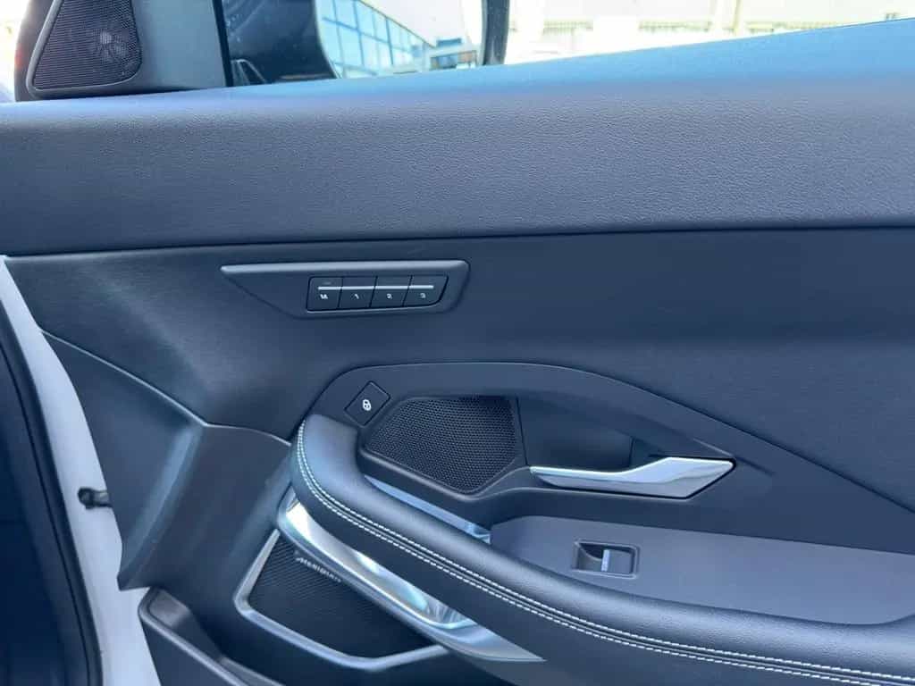Jaguar E-Pace R-Dynamic SE AWD/Leder/Kam/eSitze 11/2020-photo-14