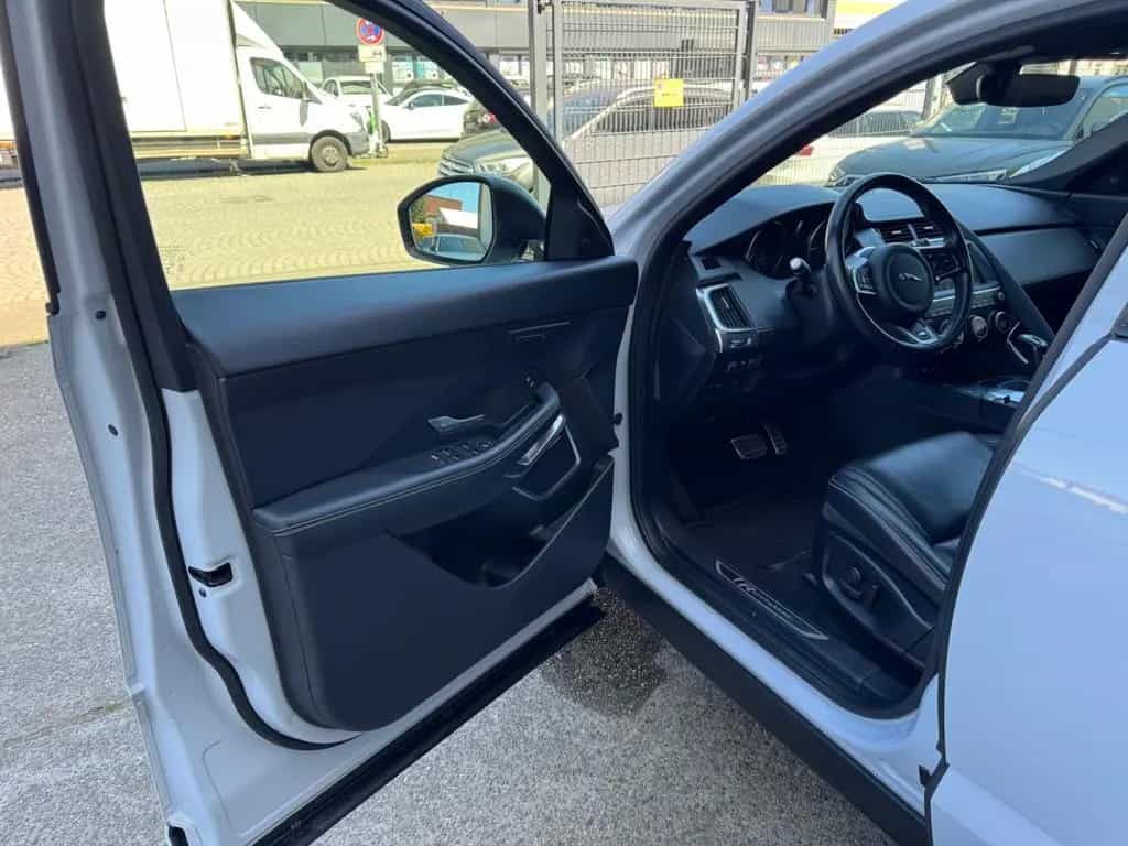 Jaguar E-Pace R-Dynamic SE AWD/Leder/Kam/eSitze 11/2020-photo-8