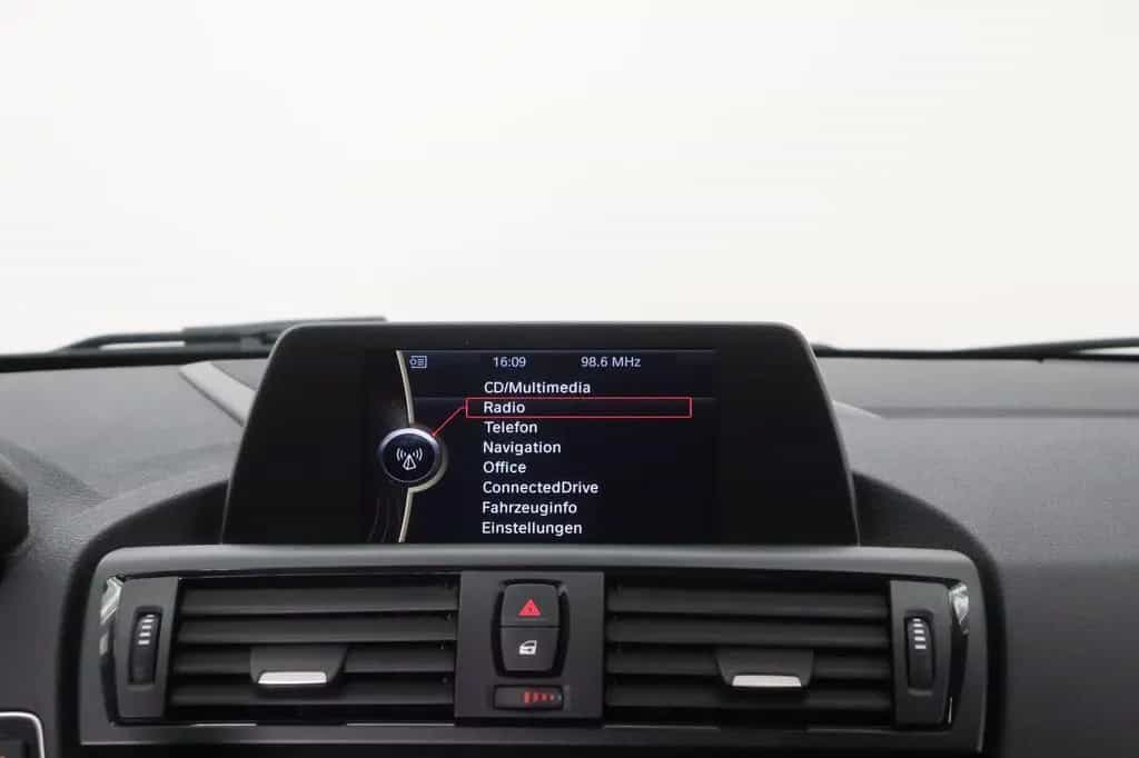 BMW M135 xDrive 04/2013-photo-15