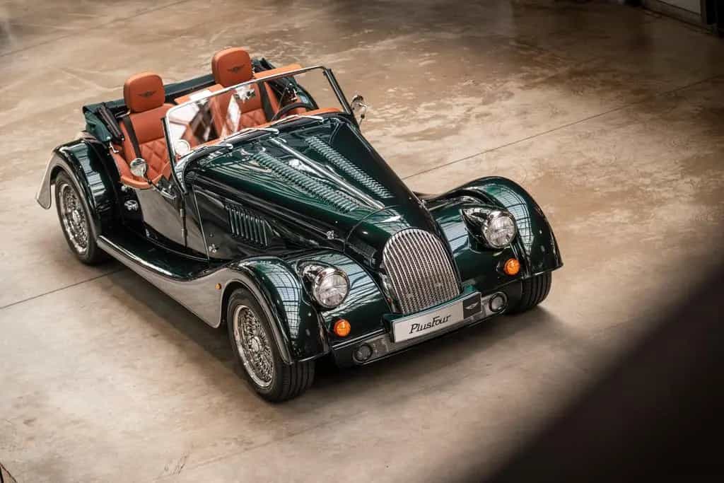 Morgan Plus Four - 16" - A/C - SHZ - Sonderfarbe 08/2022-photo-1