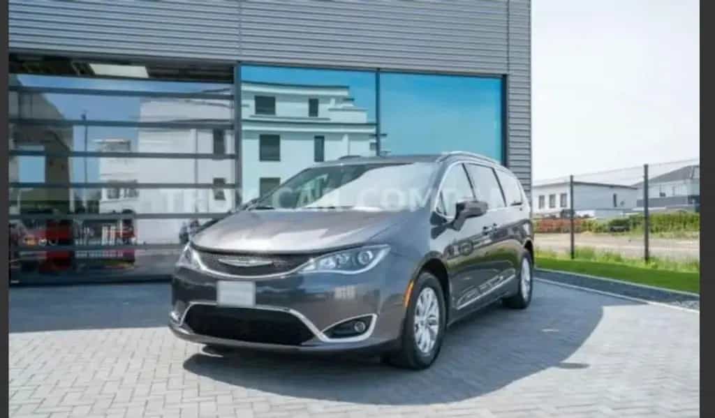 Chrysler Pacifica Touring L 7 Sitzer 04/2019-photo-0