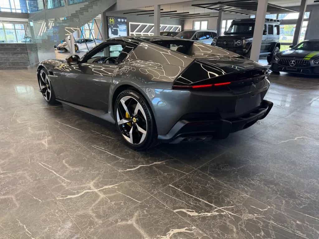 Ferrari 12Cilindri Spider + Lifting null-photo-10