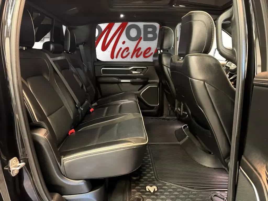 Dodge RAM 1500 5.7 Laramie 4x4 / Pano / Harman-Kardon 07/2022-photo-15