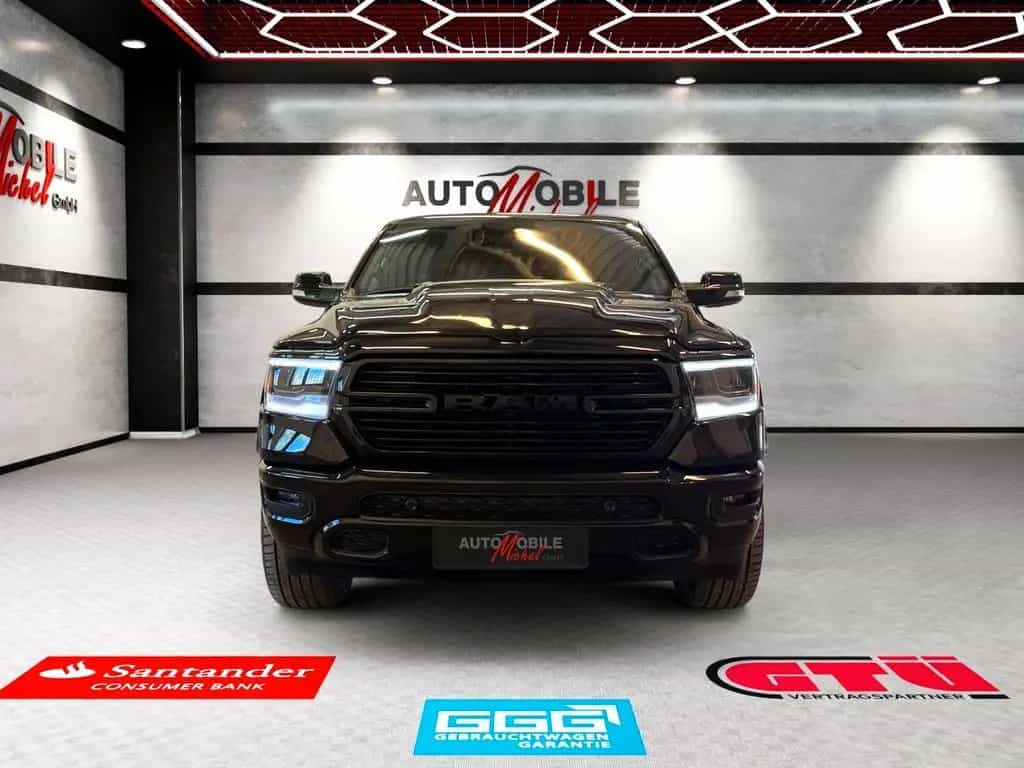 Dodge RAM 1500 5.7 Laramie 4x4 / Pano / Harman-Kardon 07/2022-photo-2