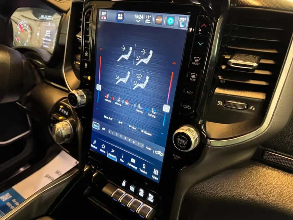 Dodge RAM 1500 5.7 Laramie 4x4 / Pano / Harman-Kardon 07/2022-photo-23