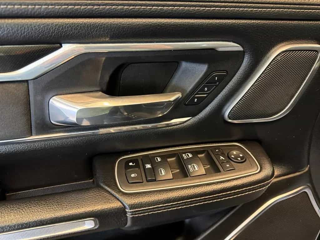 Dodge RAM 1500 5.7 Laramie 4x4 / Pano / Harman-Kardon 07/2022-photo-26