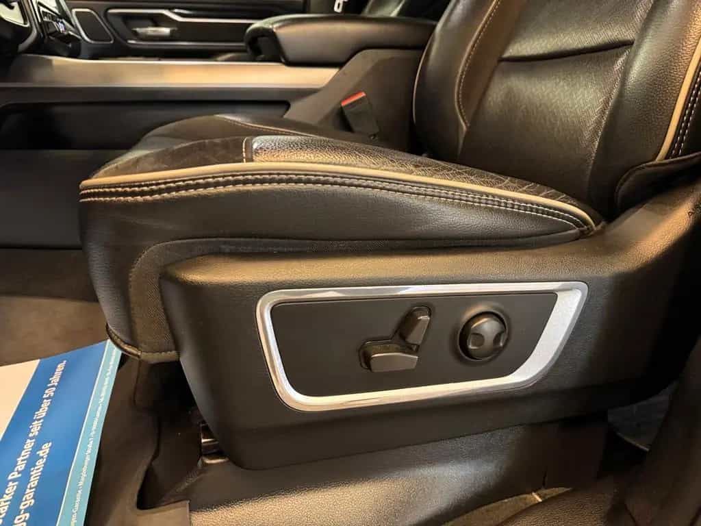 Dodge RAM 1500 5.7 Laramie 4x4 / Pano / Harman-Kardon 07/2022-photo-28