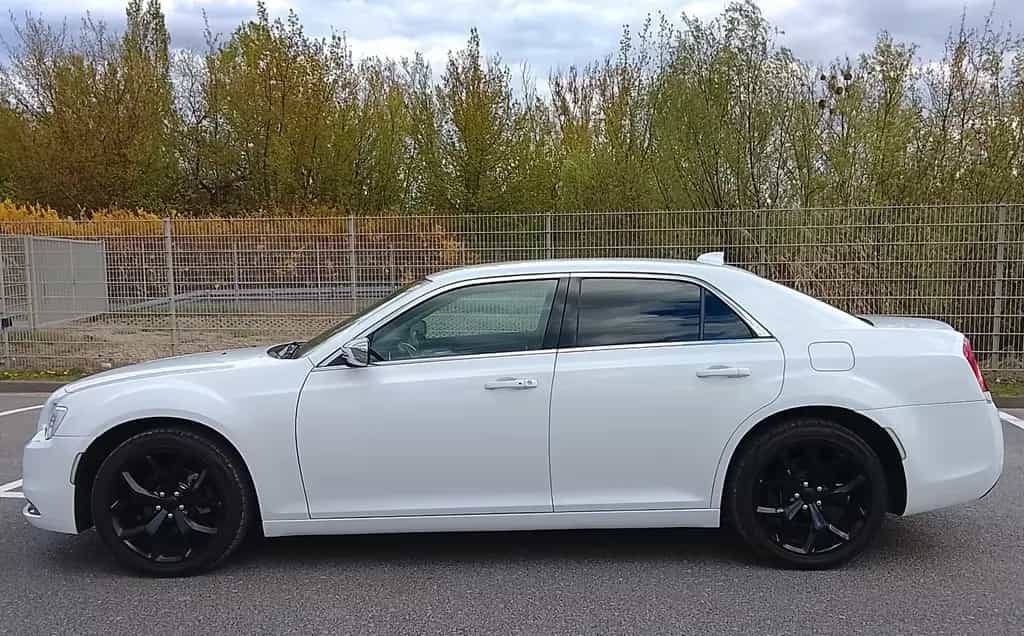 Chrysler 300C Sehr guter Zustand 04/2021-photo-3