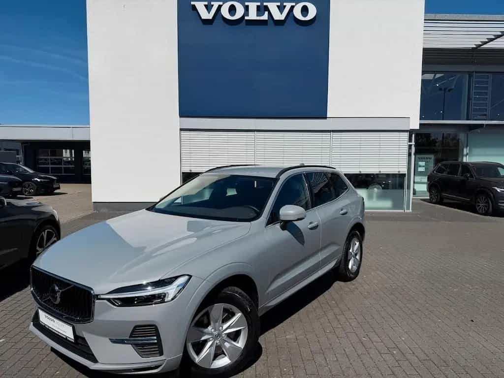 Volvo XC60 B4 Core 2WD 03/2024-photo-0