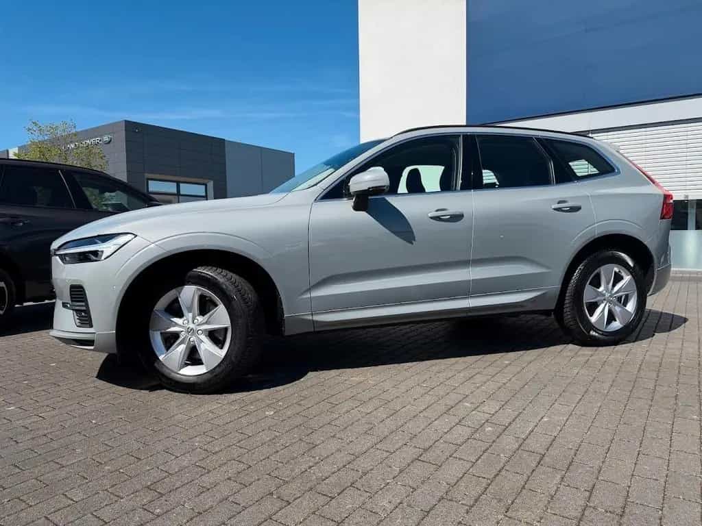 Volvo XC60 B4 Core 2WD 03/2024-photo-1
