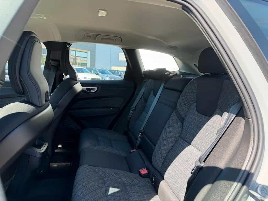 Volvo XC60 B4 Core 2WD 03/2024-photo-5