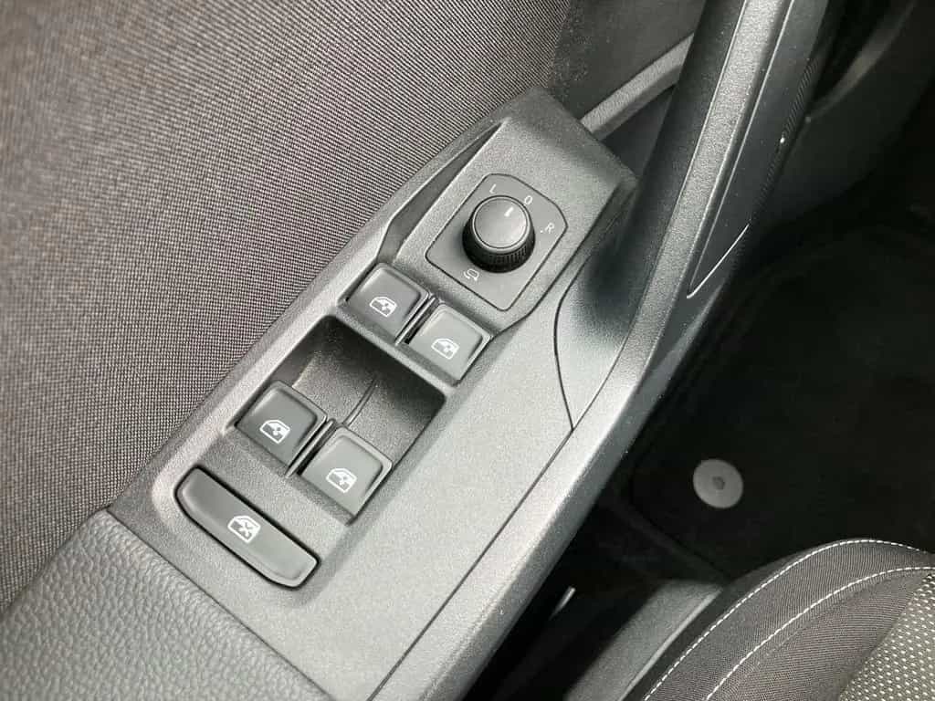 Seat Ibiza 1.0 TSI XCELLENCE DSG +KAMERA+SHZ+LED+PDC+ 04/2021-photo-19